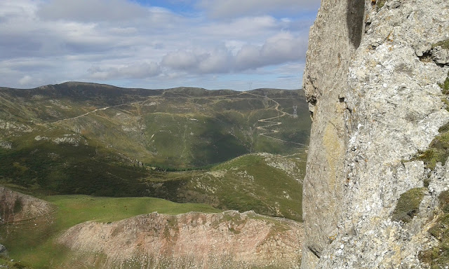 tres-marias-y-pena-esquina-desde-casares-3
