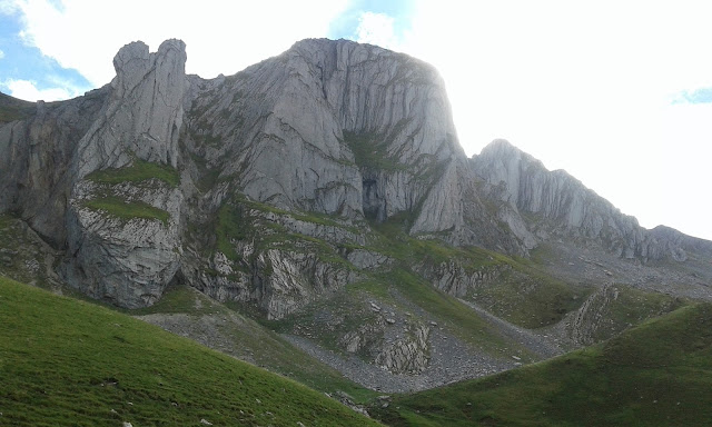 tres-marias-y-pena-esquina-desde-casares-9